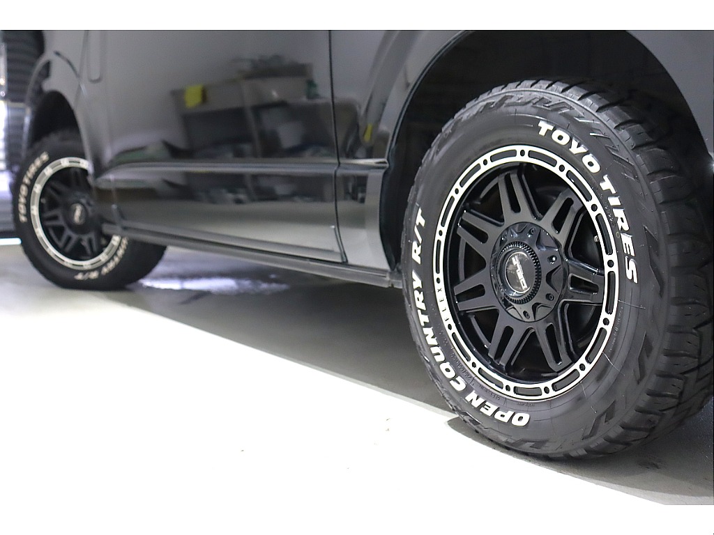TOYOオープンカントリータイヤ/DELF04アルミホイールをインストール☆