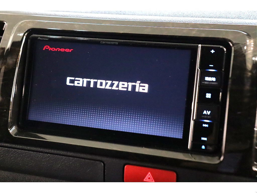 カロッツェリア7インチフルセグナビ搭載！もちろんビルトインETCも完備しております！