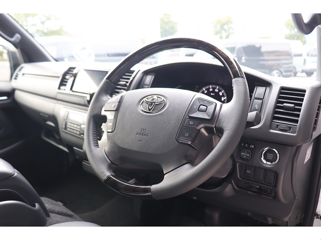 トヨタ ハイエースバン(27枚目)