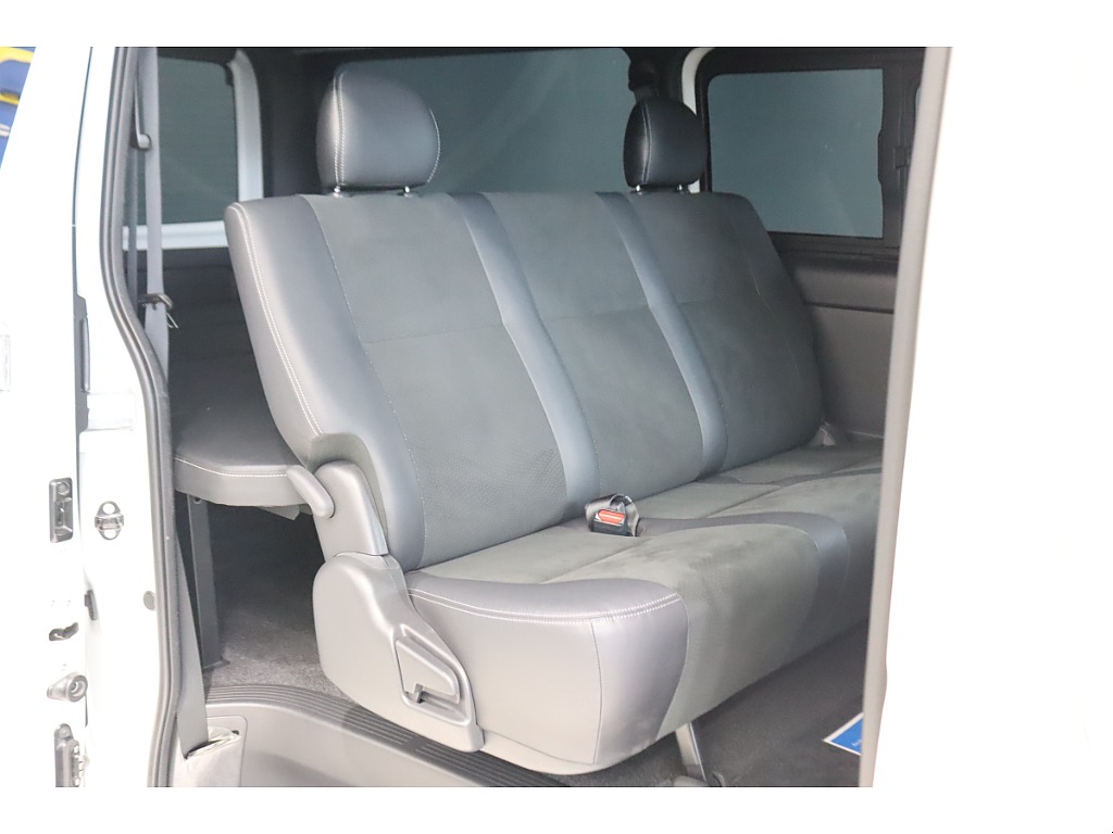 トヨタ ハイエースバン(32枚目)