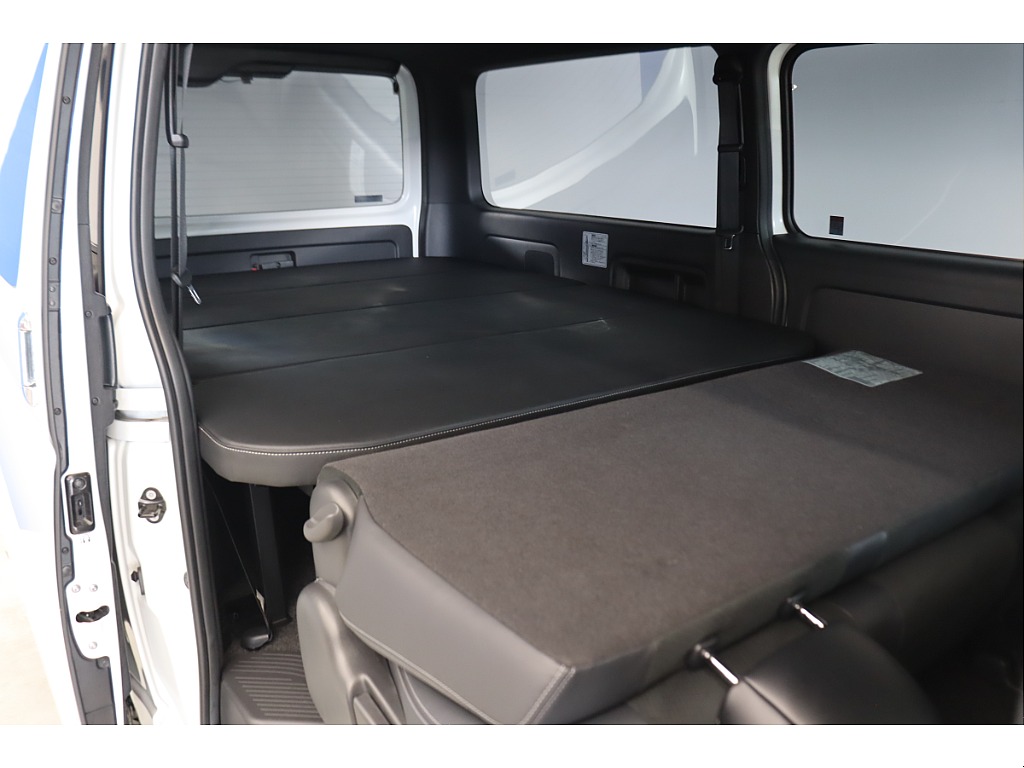 トヨタ ハイエースバン(32枚目)