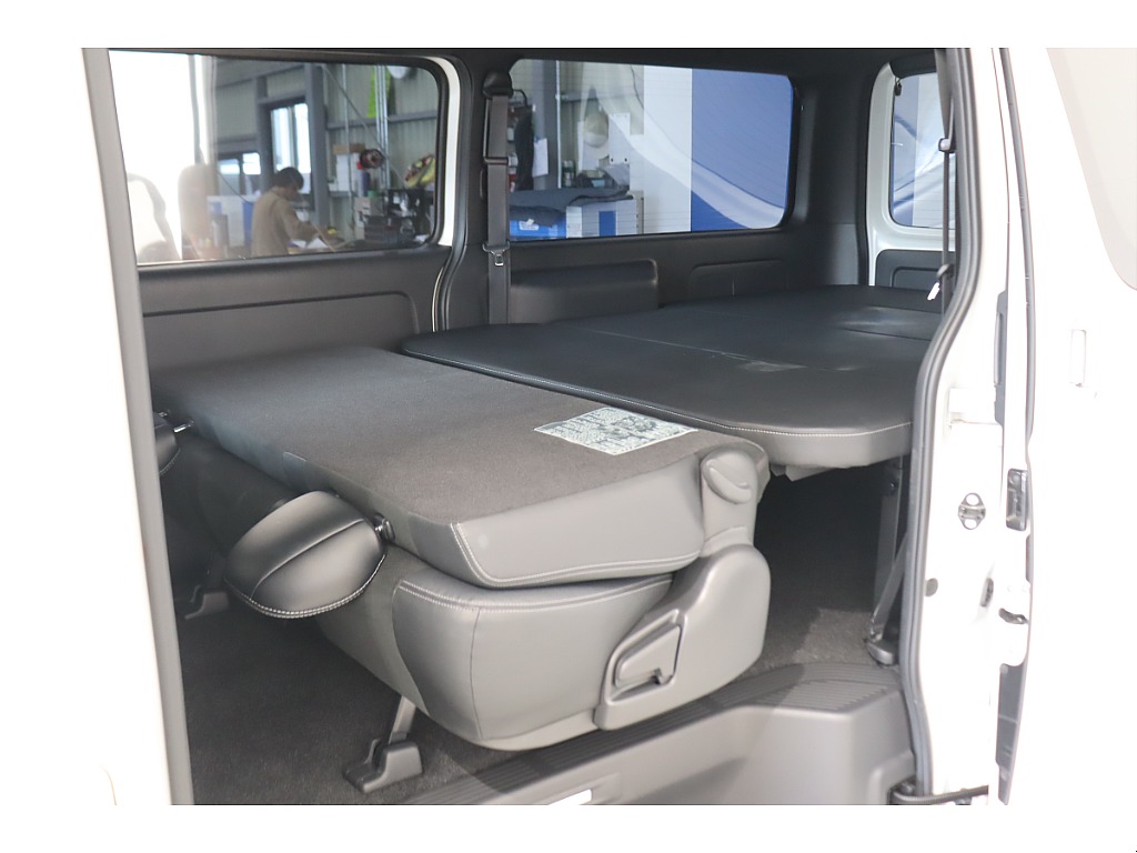 トヨタ ハイエースバン(34枚目)