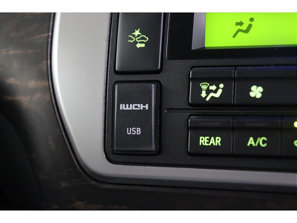 HDMI/USBソケットでスマホミラーリングも可能！