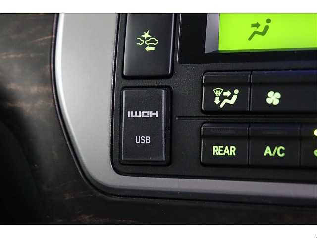 HDMI/USBソケットでスマホミラーリングも可能!