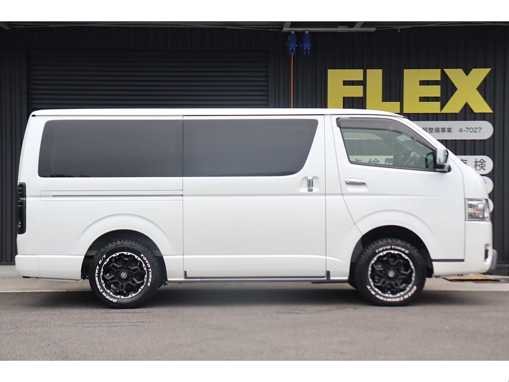 両側パワースライドドアを完備！