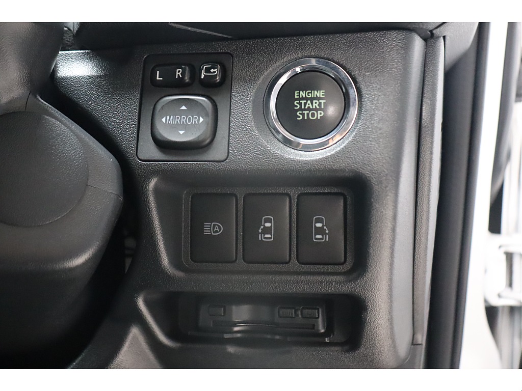 もちろんプッシュスタート/スマートキーです☆