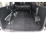 ベッドを外しせば広大な荷室も確保!