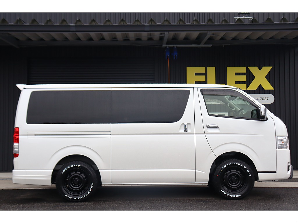 開け閉め楽々な両側パワースライドドアを完備しております♪