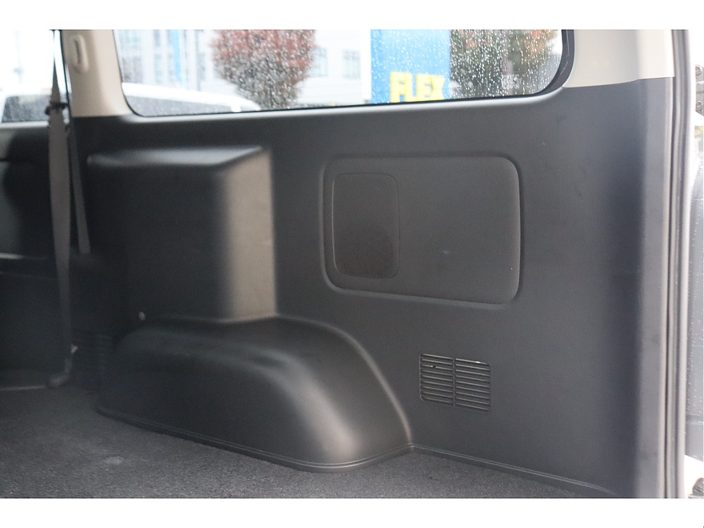 トヨタ ハイエースバン(60枚目)