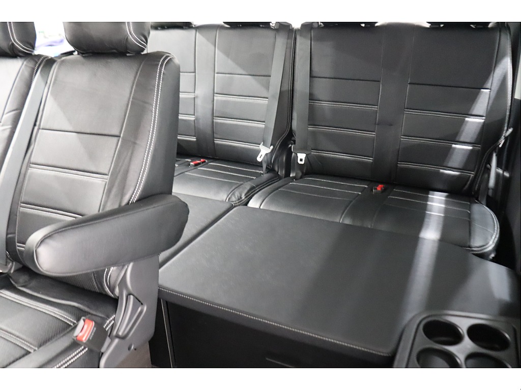 4列目には取り外し可能なスマートベットを装着済み！