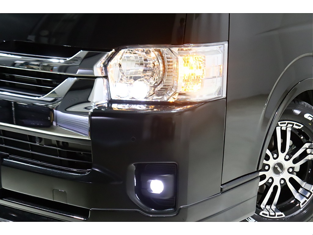 メーカーオプション：LEDヘッドライト完備！
