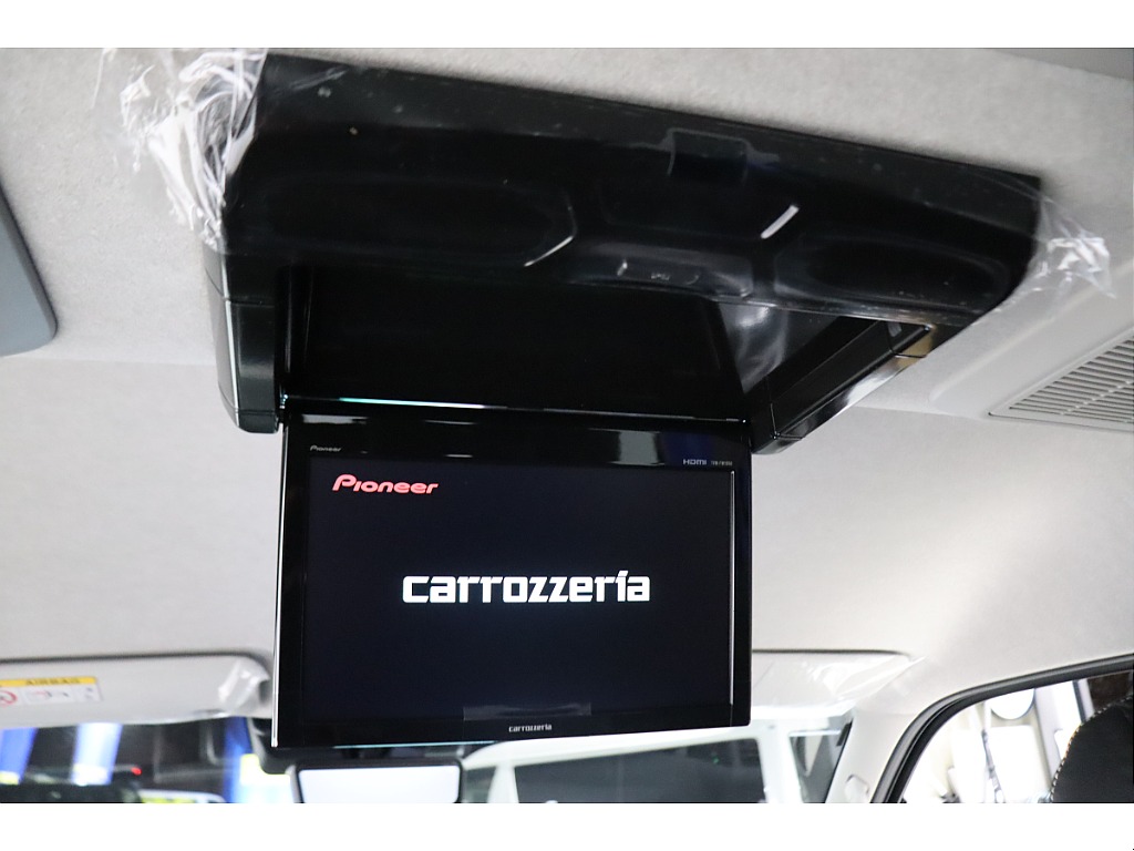 カロッツェリア１０インチフリップダウンモニターを装着済み！