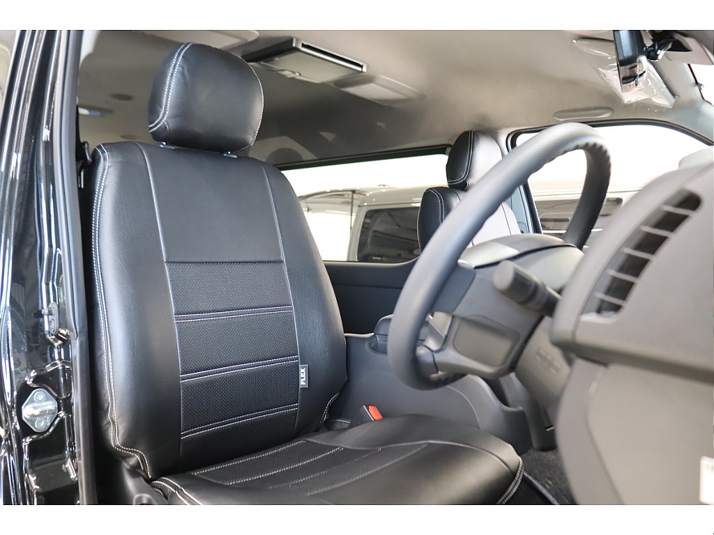 全席オリジナルシートカバー装着！