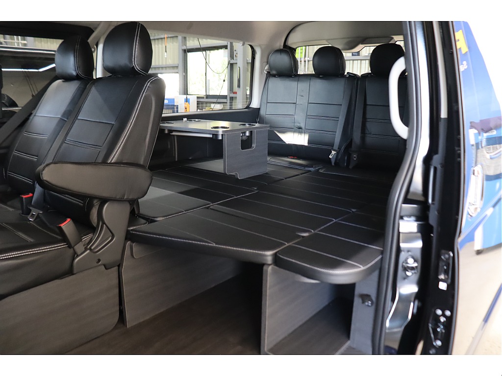 ベッド展開時でもテーブル使用可能です＾＾