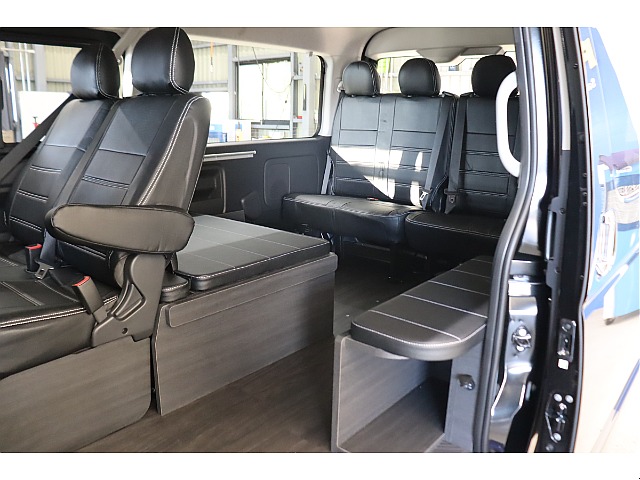 ベッドマットを取り外してウォークスルーにも展開可能！