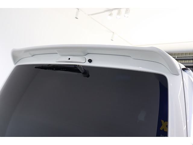 純正リアスポイラーも装着済みですよ！