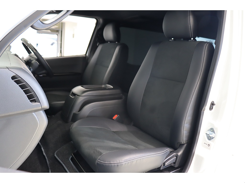 トヨタ ハイエースバン(54枚目)