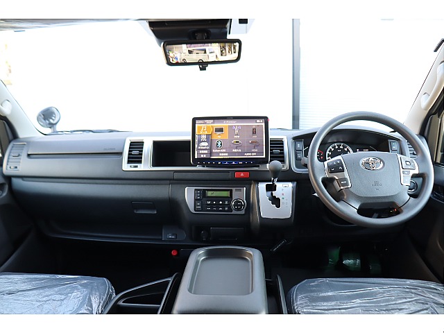 コックピットにはBIG-X11インチメカレスナビ装着！