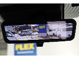 後方の死角を解消するデジタルインナーミラーを完備！