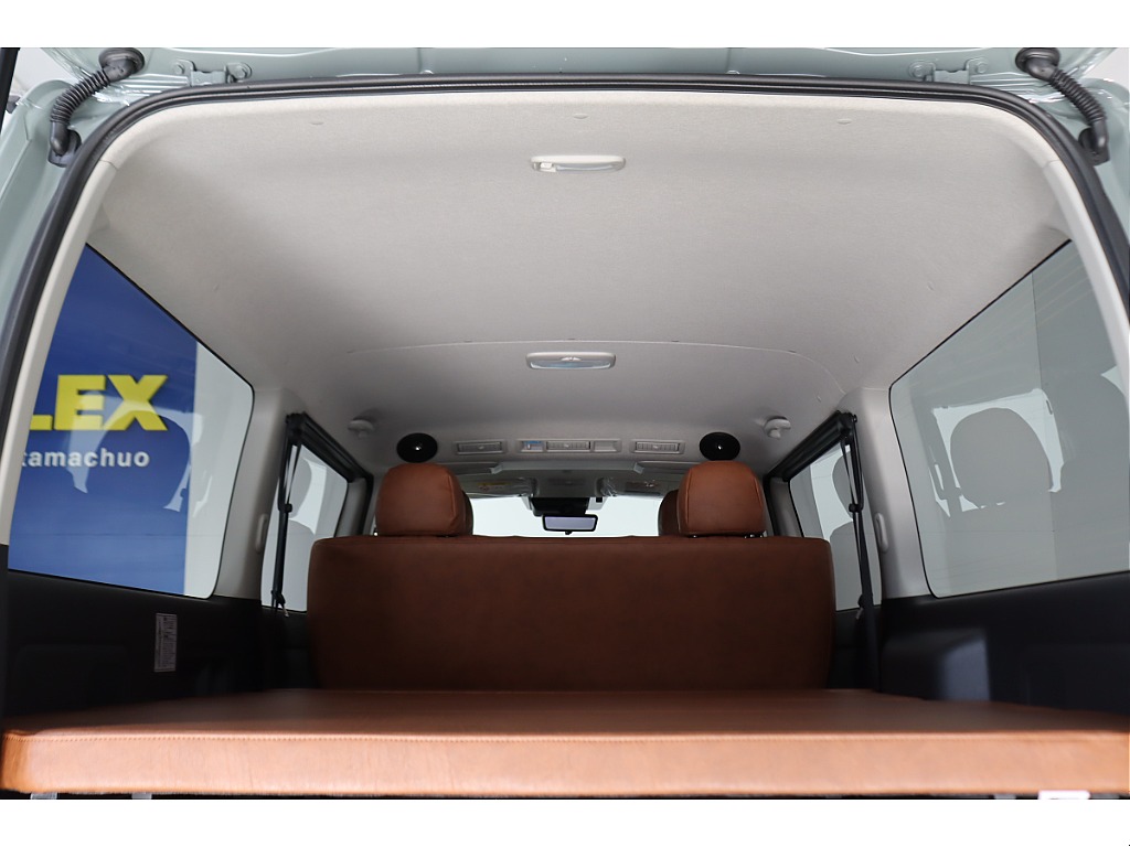 サイドバーやダウンライトなど便利なカスタムもご提案致します！