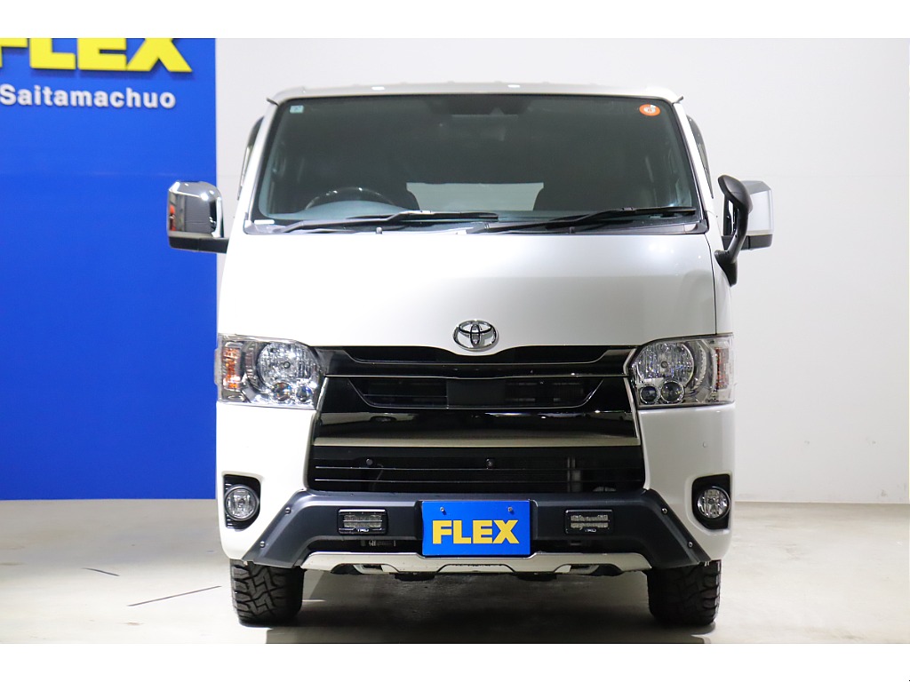 ４WDらしいフロントフェイスに仕上がっております☆