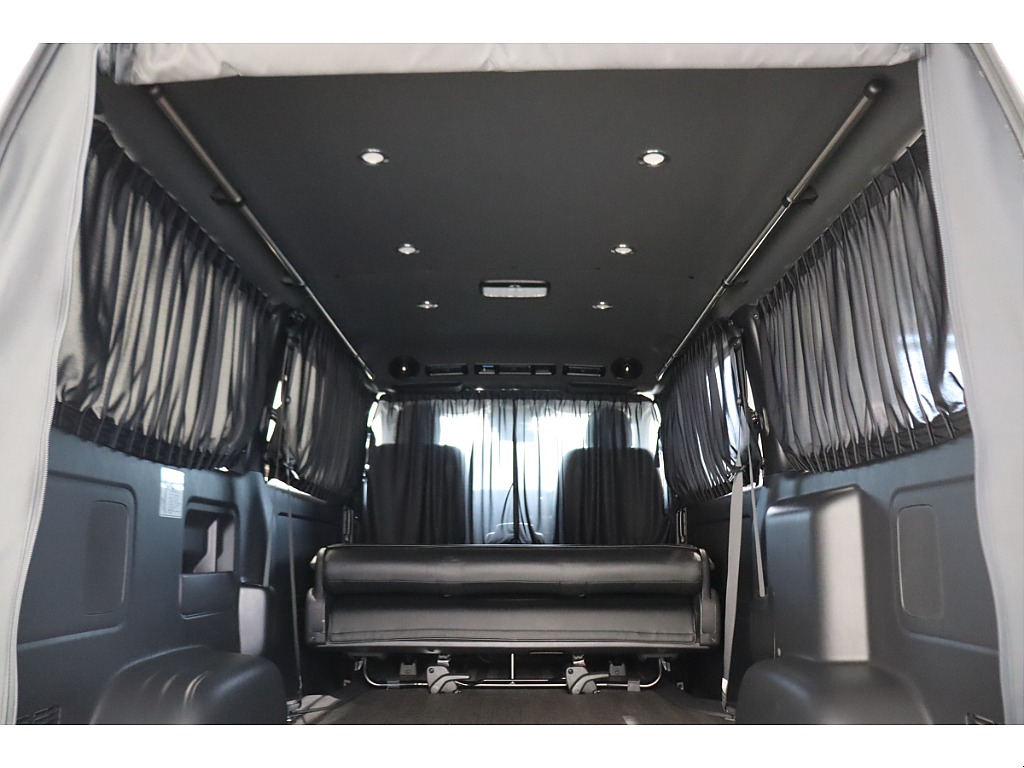 内装カスタムも多数ございます！