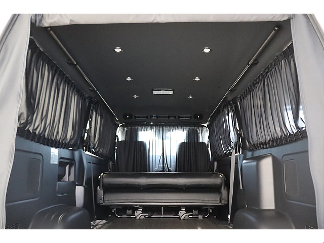 内装カスタムも多数ございます！