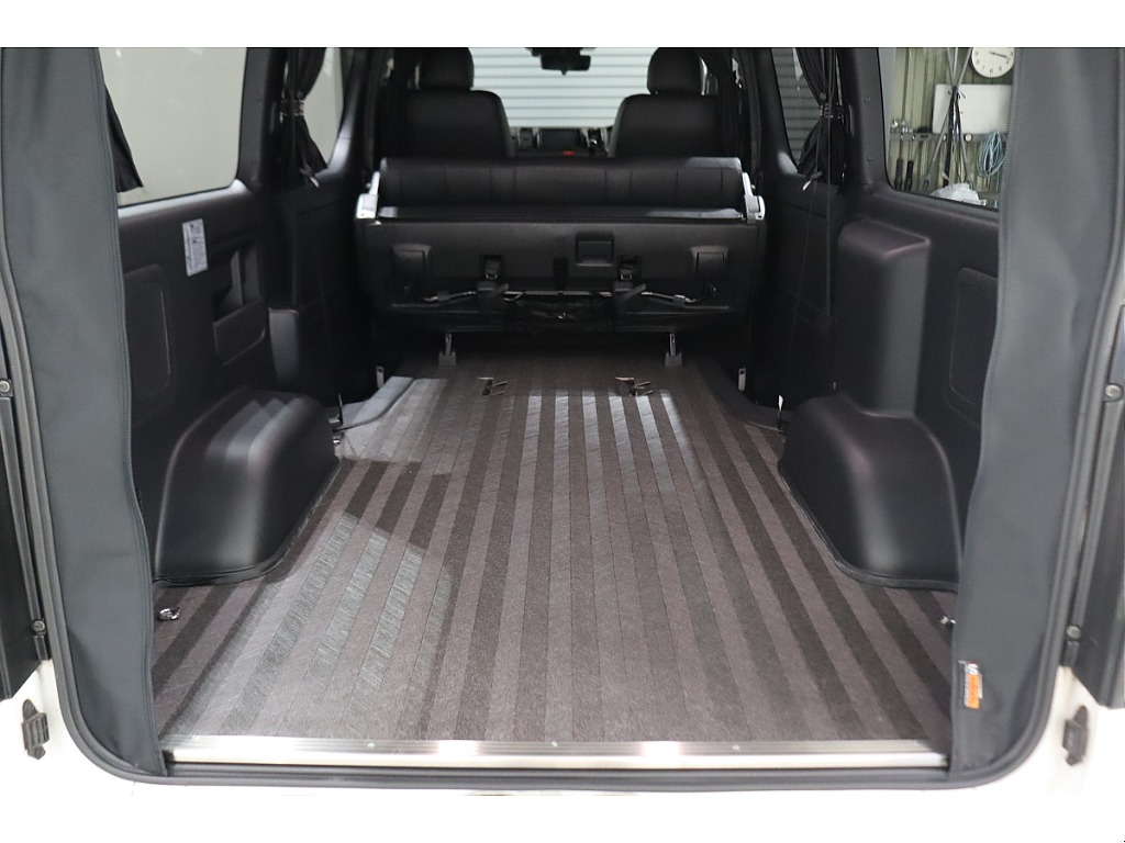 既にフロア床張り施工済みです！