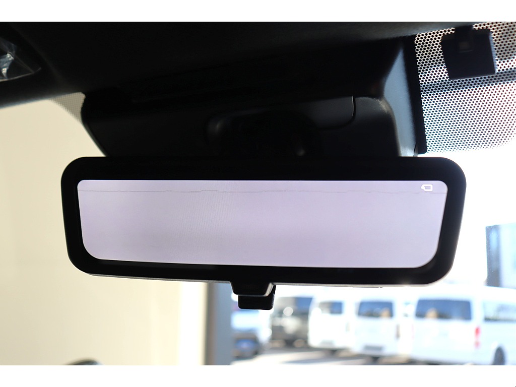 メーカーオプションのデジタルインナーミラーです☆