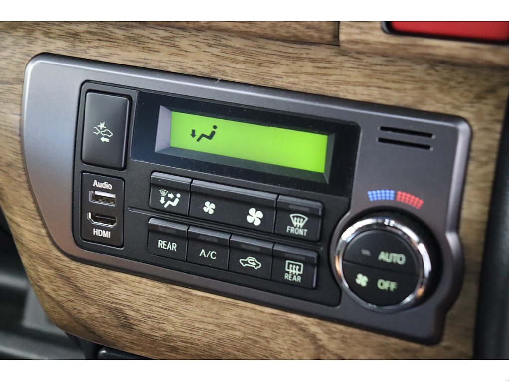 トヨタ ハイエースバン(26枚目)