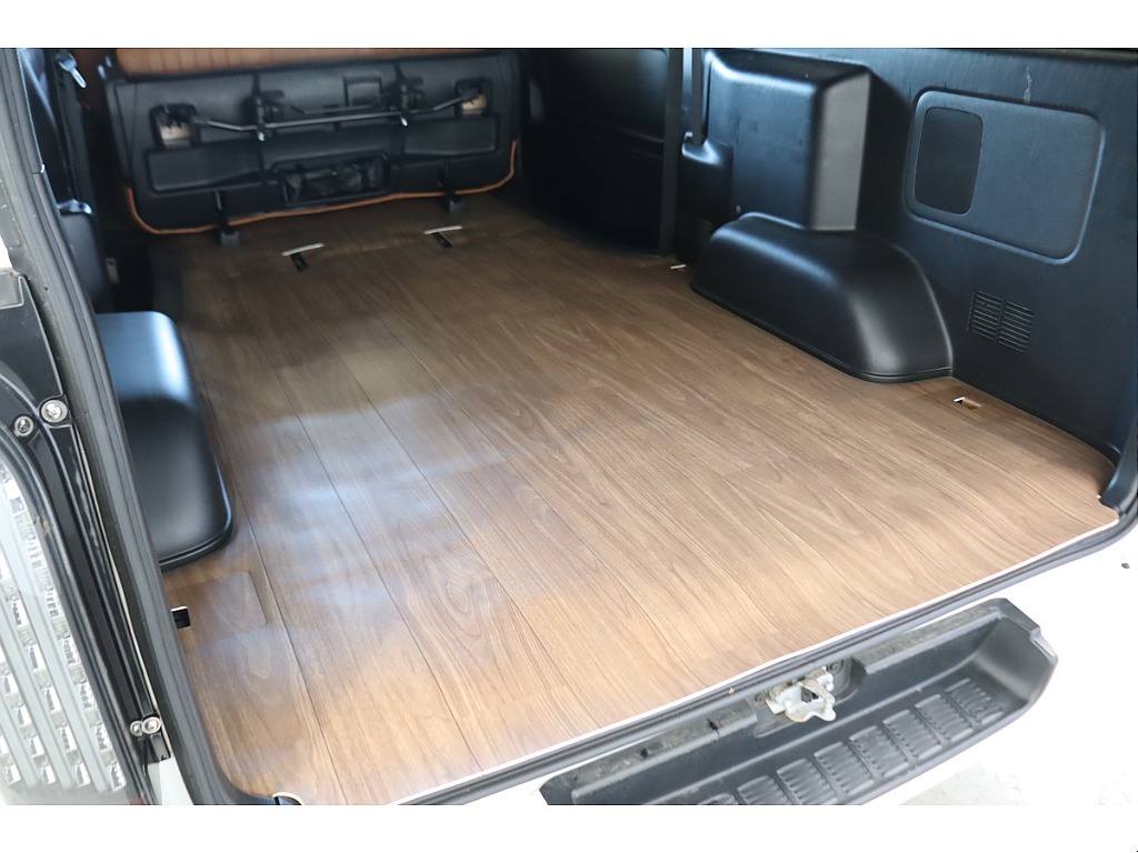 荷室には広大なスペースがございます☆