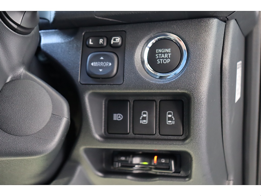 便利なプッシュスタート/スマートキー！高速走行に便利なETC2.0車載器も搭載しております♪