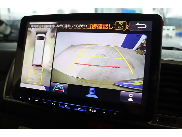 駐車時も安心なパノラミックビューモニターも完備しております♪