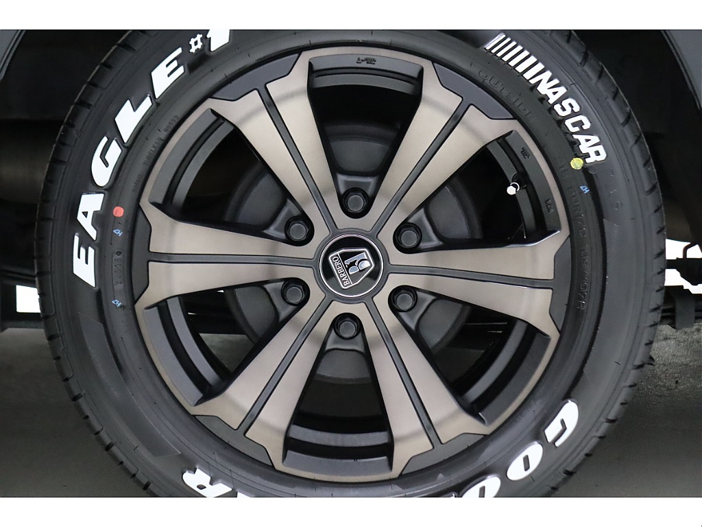 トヨタ ハイエースバン(16枚目)