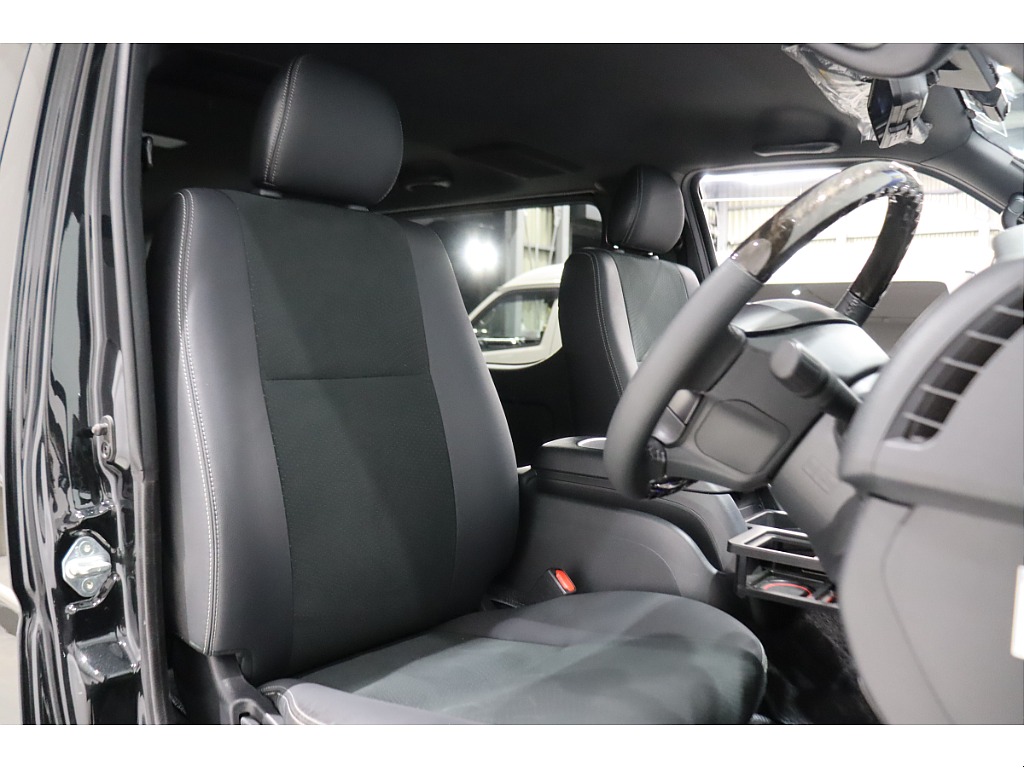 トヨタ ハイエースバン(32枚目)