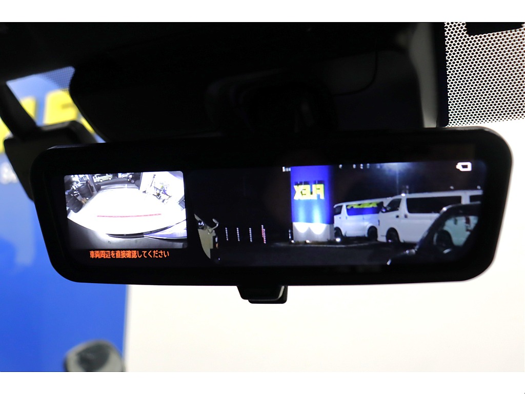 デジタルインナーミラーも装備してます！