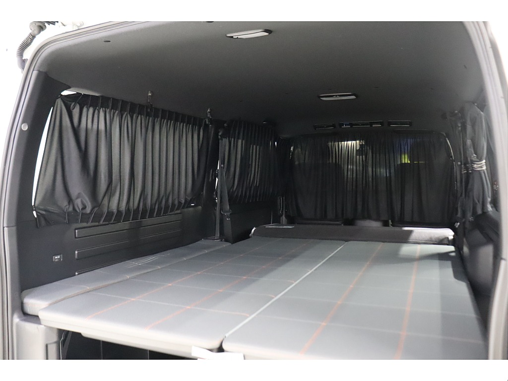 トヨタ ハイエースバン(5枚目)