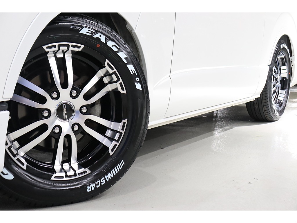 大人気ナスカーのレタータイヤをインストール☆