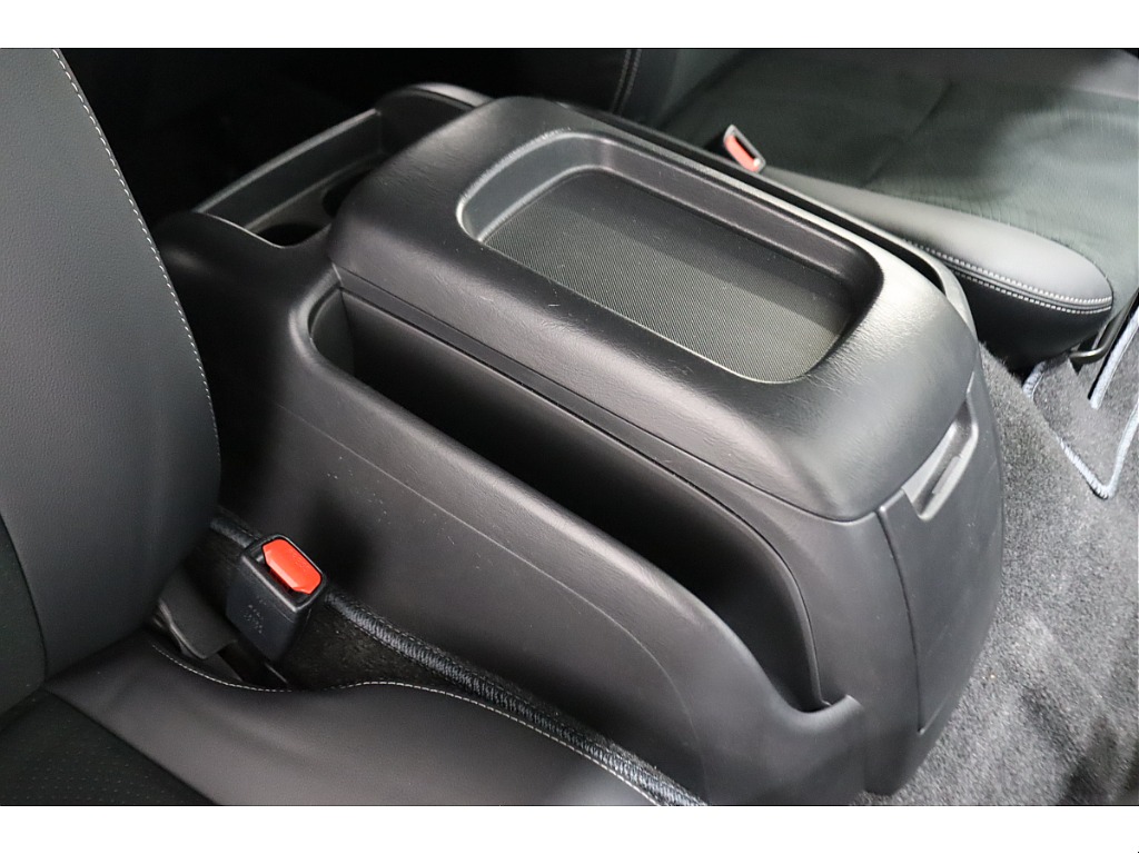 ハイエースさいたま中央店に展示しております☆