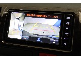 メーカーオプションのパノラミックビューモニター付き！