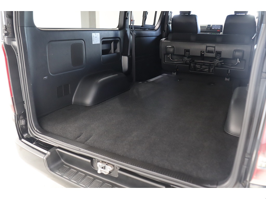 荷室には広大なスペースが御座います！