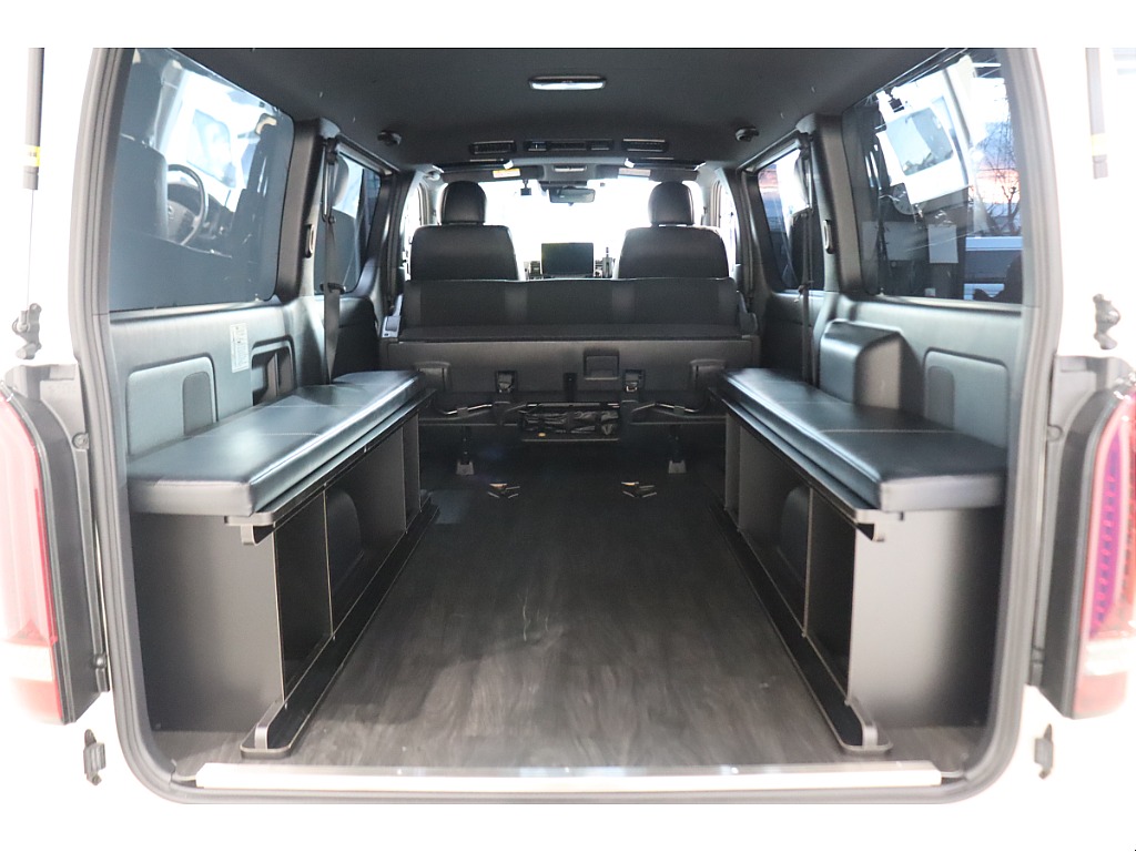 ベッド下には広大なスペースが御座います☆