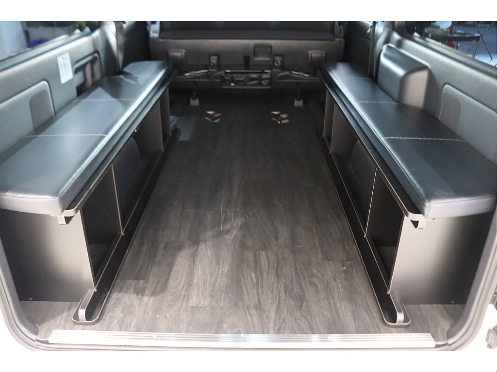 フロア床張り施工済みです！