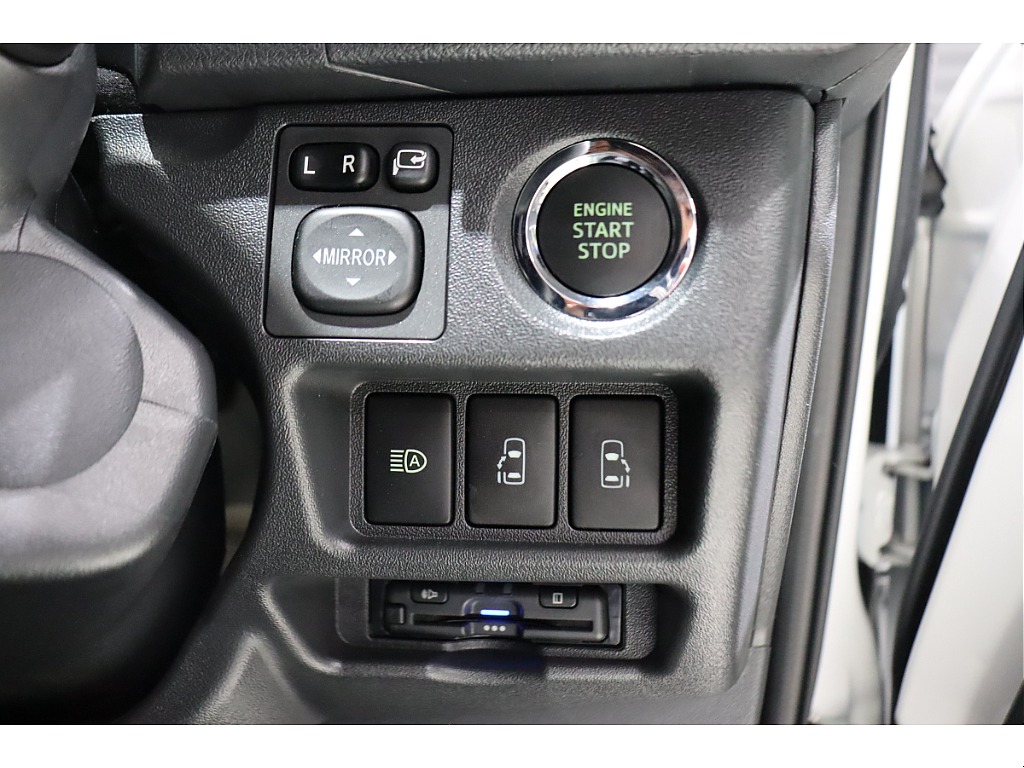 トヨタ ハイエースバン(42枚目)