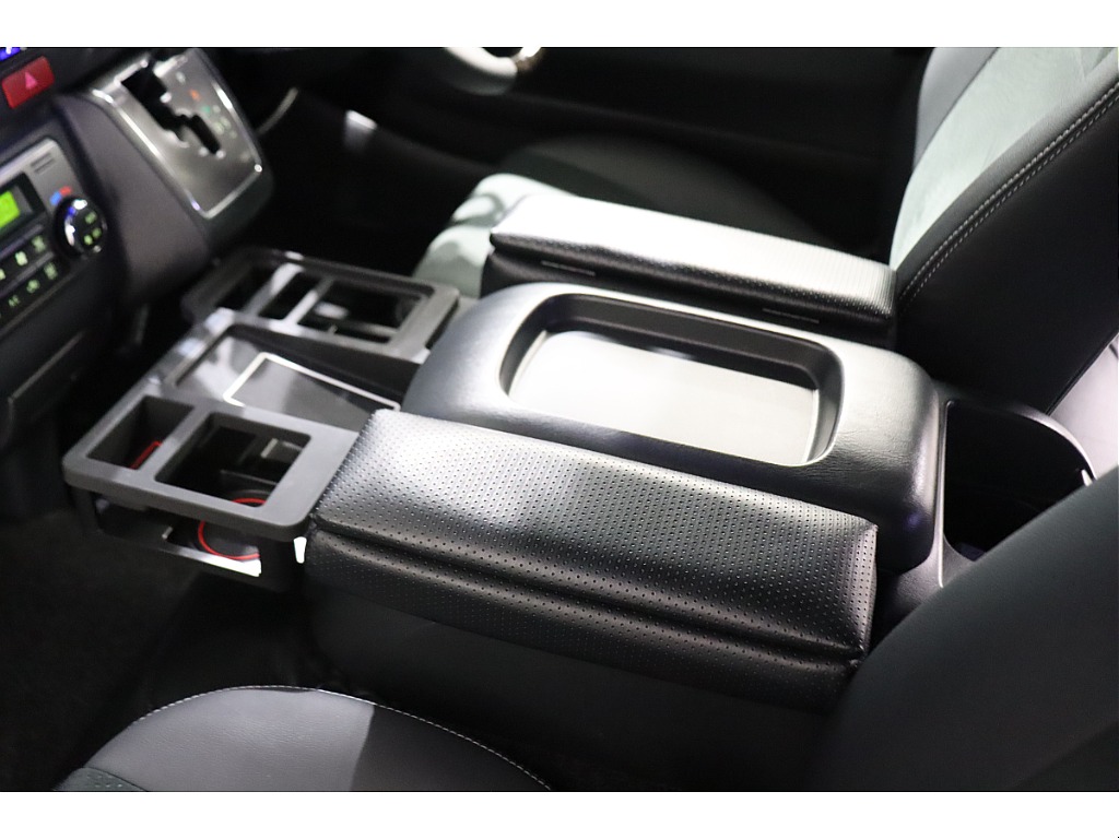 トヨタ ハイエースバン(44枚目)