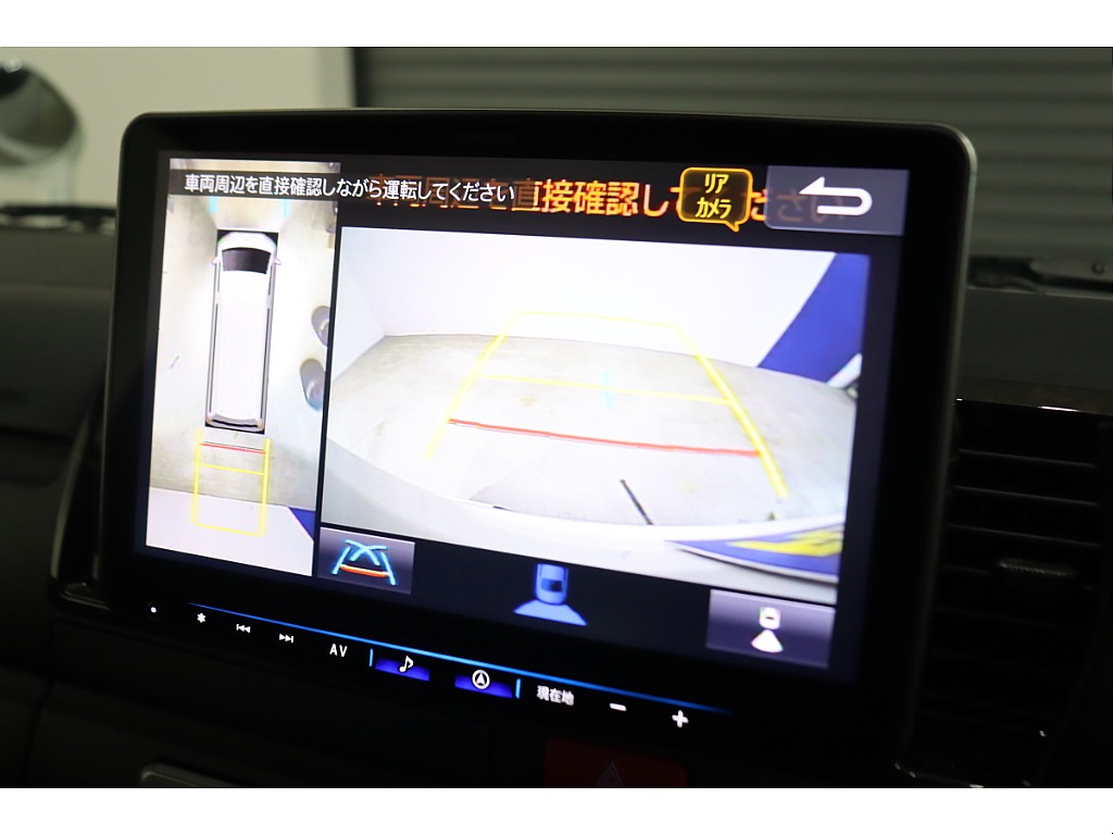 メーカーオプションのパノラミックビューモニターもございます☆