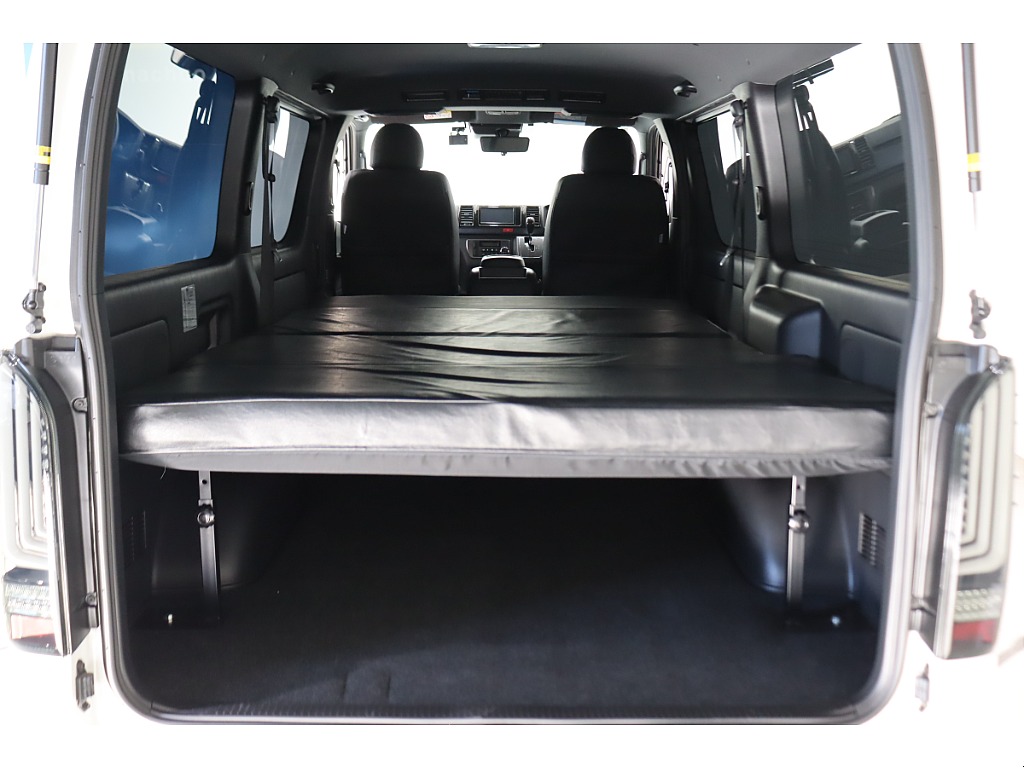 リクライニング可能なベットキットが装着済み！