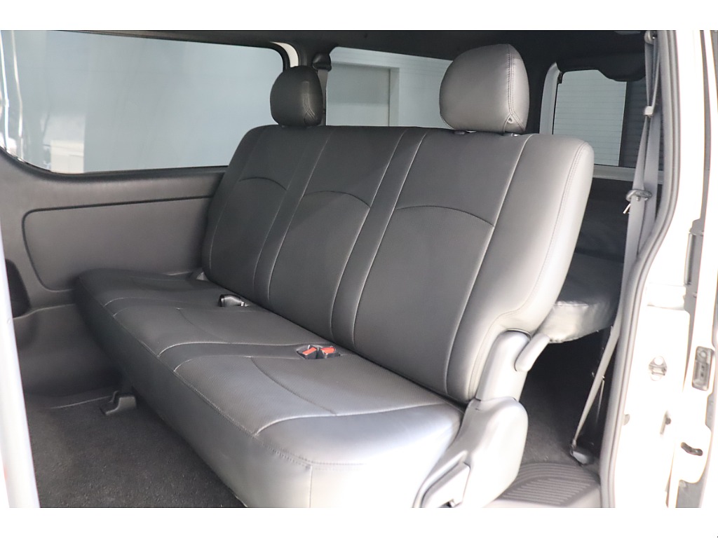 トヨタ ハイエースバン(34枚目)