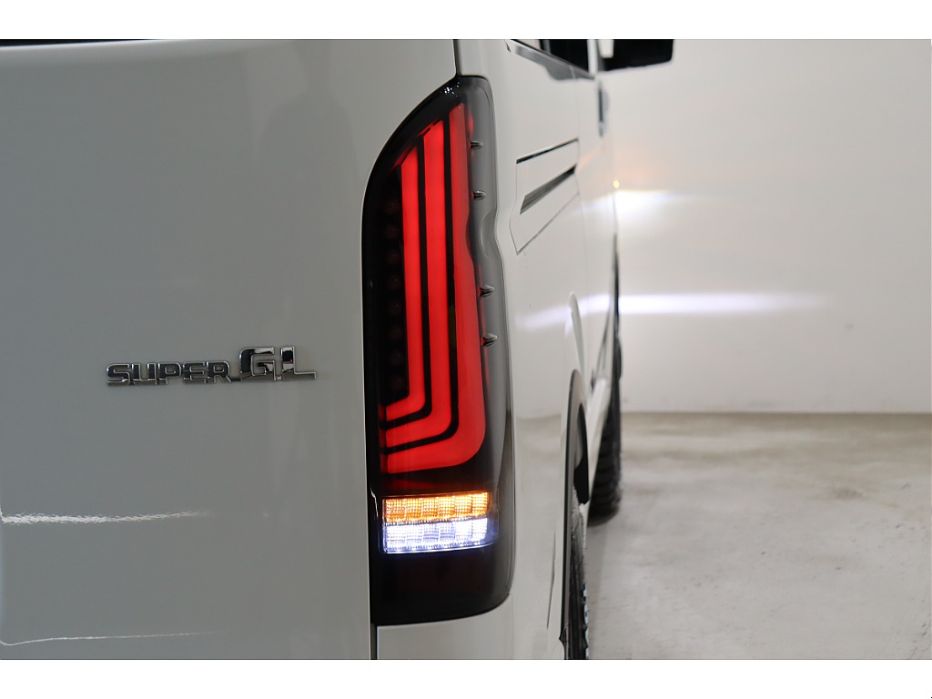 トヨタ ハイエースバン(45枚目)