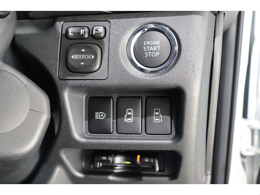 便利なプッシュスタート/スマートキー！ETC2.0も完備しております！